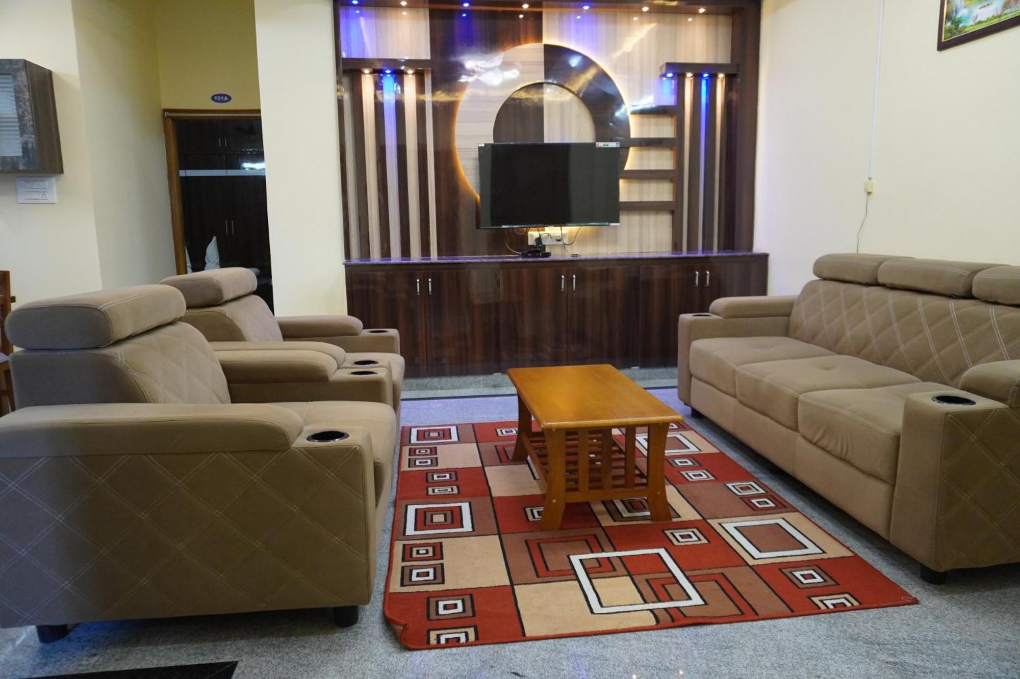 Tirumala Premium Home Stay Tirupati Eksteriør billede