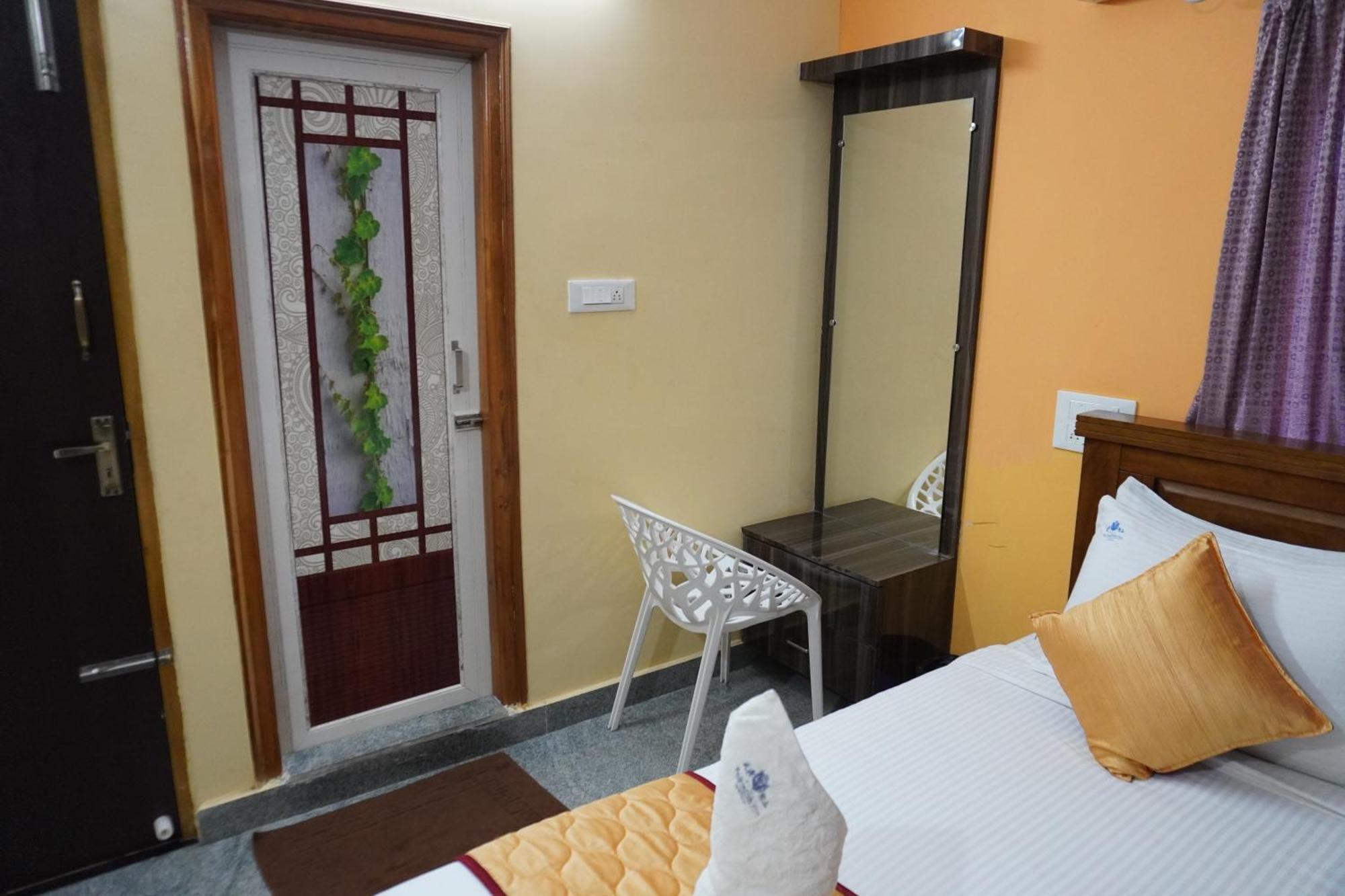 Tirumala Premium Home Stay Tirupati Eksteriør billede